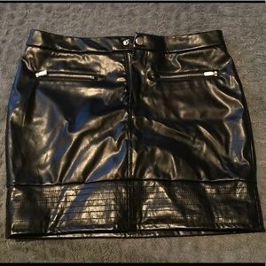 VS black leather mini skirt. Never worn.